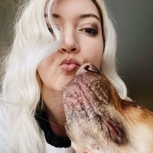 Meet your Posher, Claire